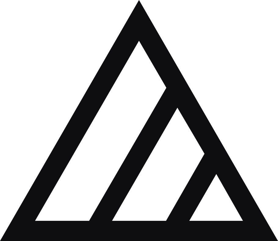 Datorskuren dekal. Tvättsymbol. Två diagonala streck inuti triangeln betyder att du kan använda blekning för att ljusa upp dina kläder, inte klorin dock.